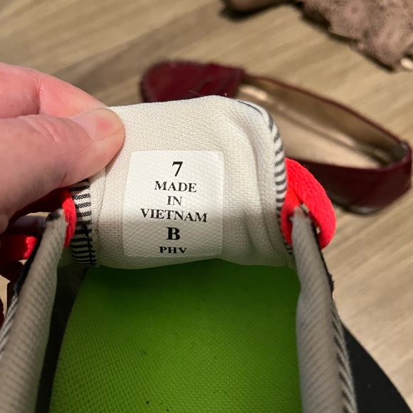 New Balance - Picture 5 of 5